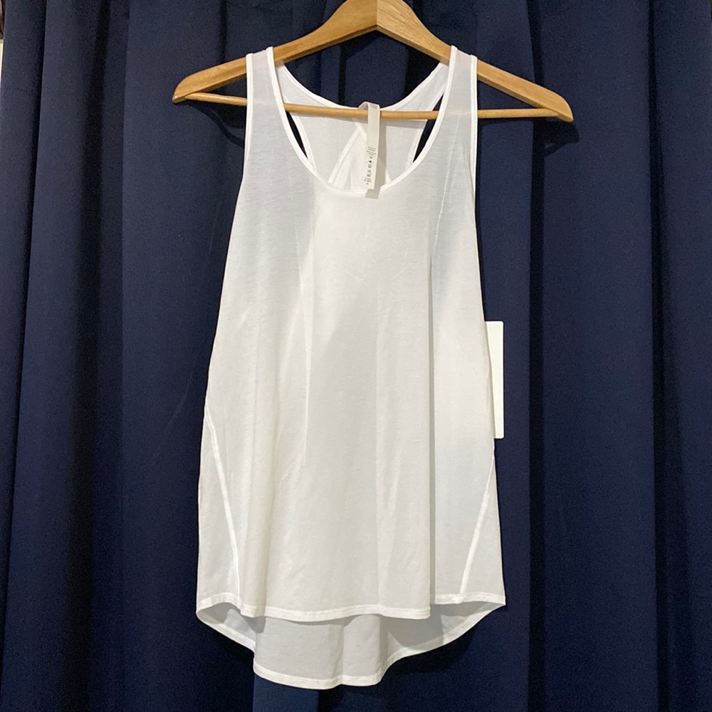 NWT Lululemon Essential Tank, pleated size 4